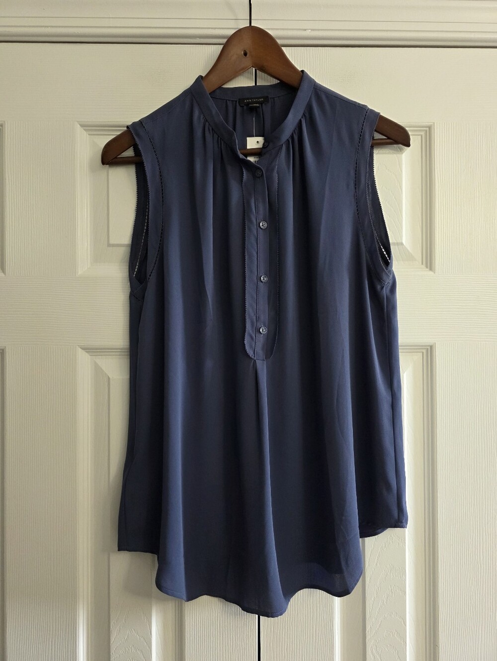 Ann Taylor Sleeveless Shell Blouse Dusty Blue Women's Medium NWT